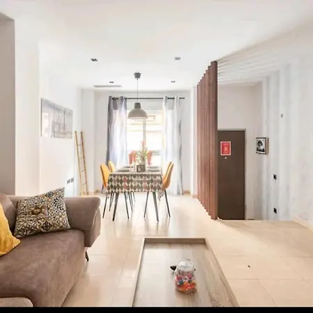 Apartment Castelplace Con Plaza De Garage Incluida, Free Parking And Ac